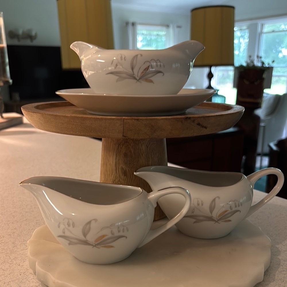 Kaysons Cream and Gray Gravy Boat Set